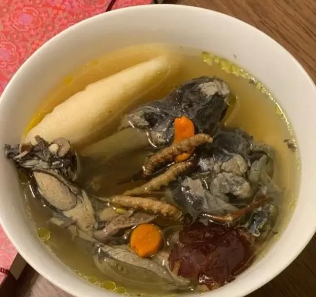 冬蟲夏草和哪些食材可以一起煲湯？
