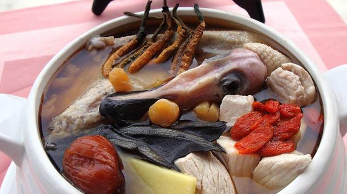 冬蟲(chóng)夏草配什么煲湯好？營(yíng)養(yǎng)美味的搭配指南